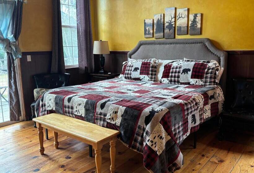 Hotel Sequoia River Front Cabins