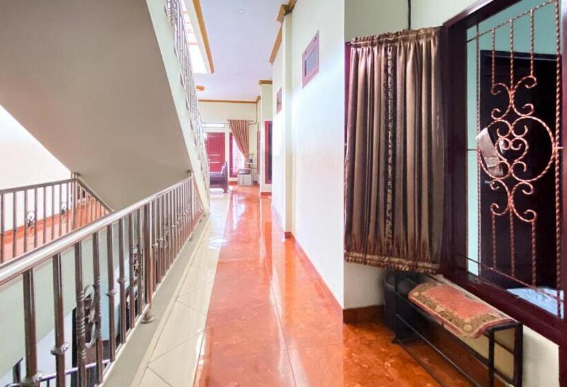 בית מלון כפרי Wisma Falira Serang Syariah Mitra Reddoorz