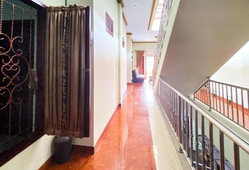 בית מלון כפרי Wisma Falira Serang Syariah Mitra Reddoorz