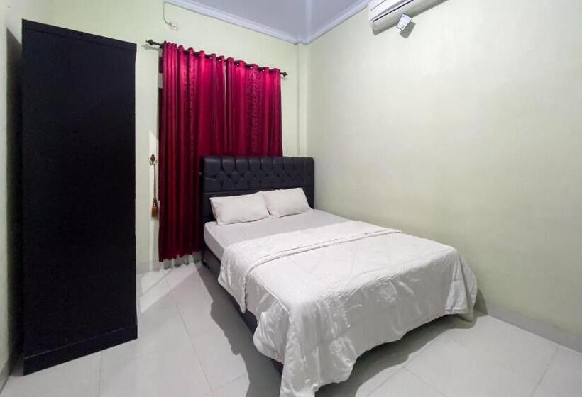 בית מלון כפרי Wisma Falira Serang Syariah Mitra Reddoorz