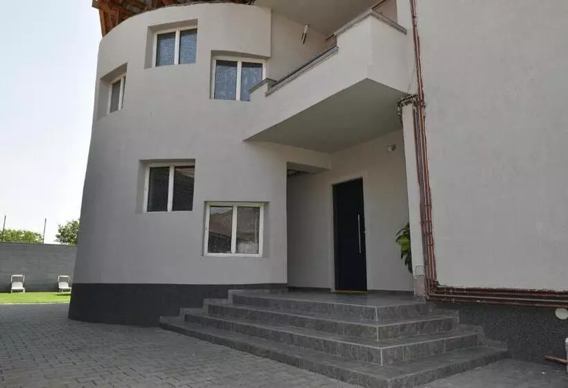 ペンション Apartament S Moise