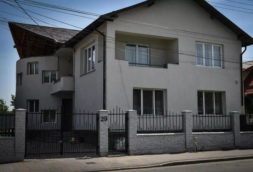 ペンション Apartament S Moise