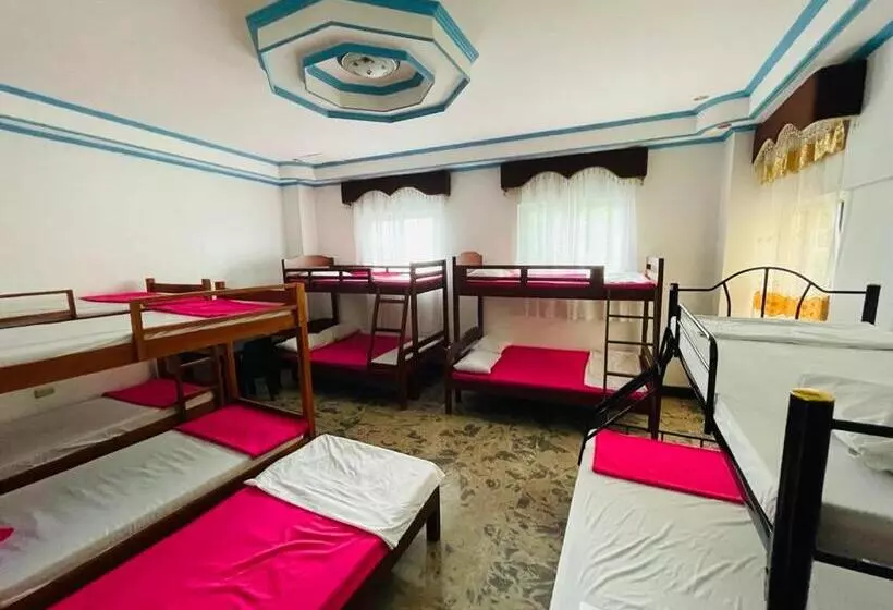 Majatalo Chelsiefaye Guesthouse