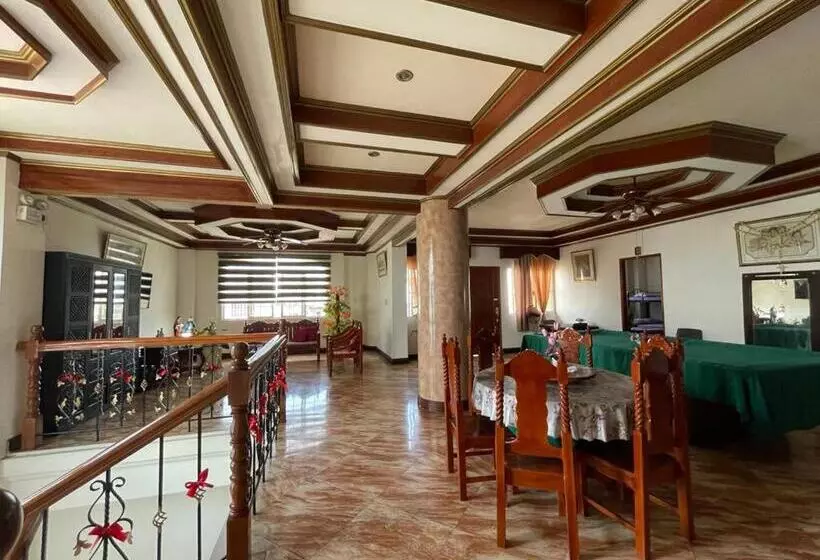 Majatalo Chelsiefaye Guesthouse