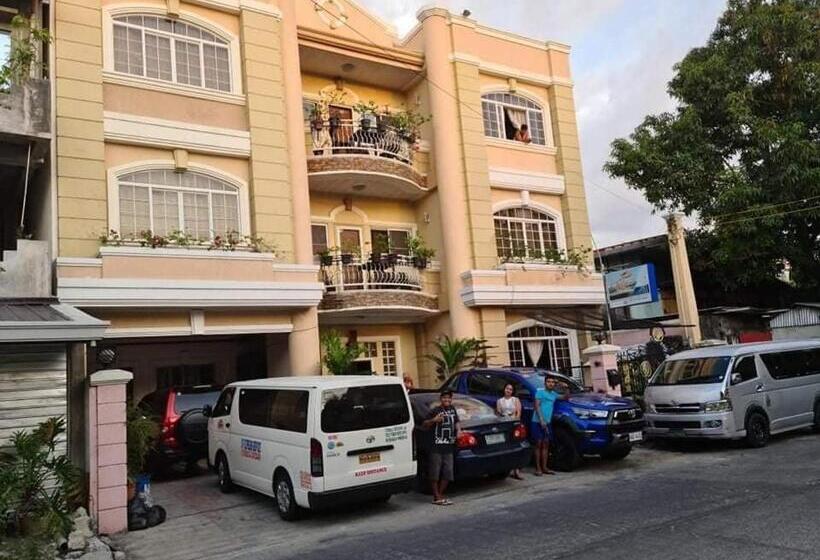 פנסיון Chelsiefaye Guesthouse