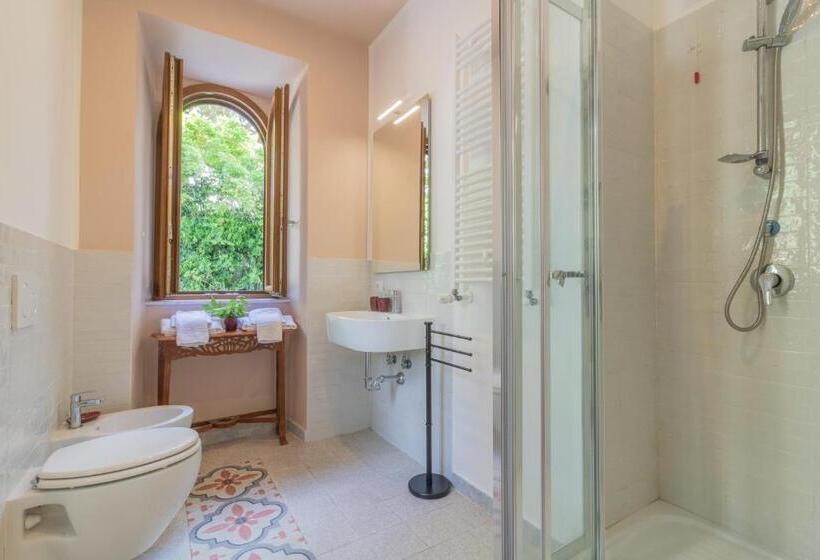 Пансион Lake Lovers Lodge