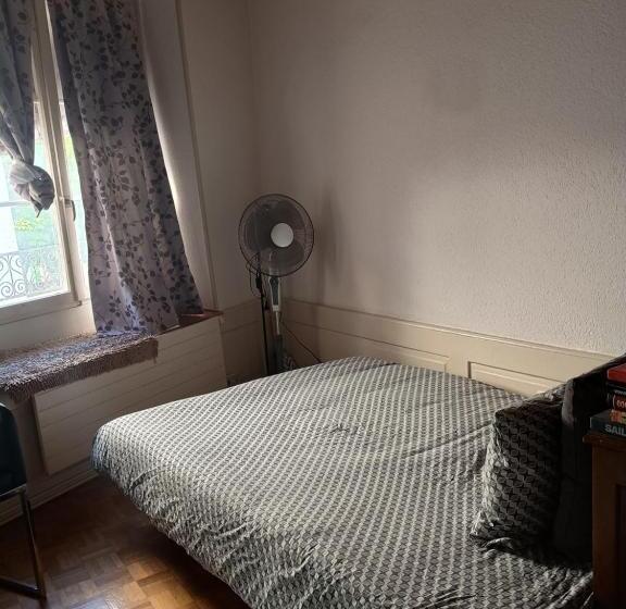 旅馆 Bed In Shared Vintage Room, Old Town, Kitchen ,no Net