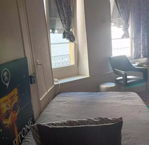 ユースホステル Bed In Shared Vintage Room, Old Town, Kitchen ,no Net