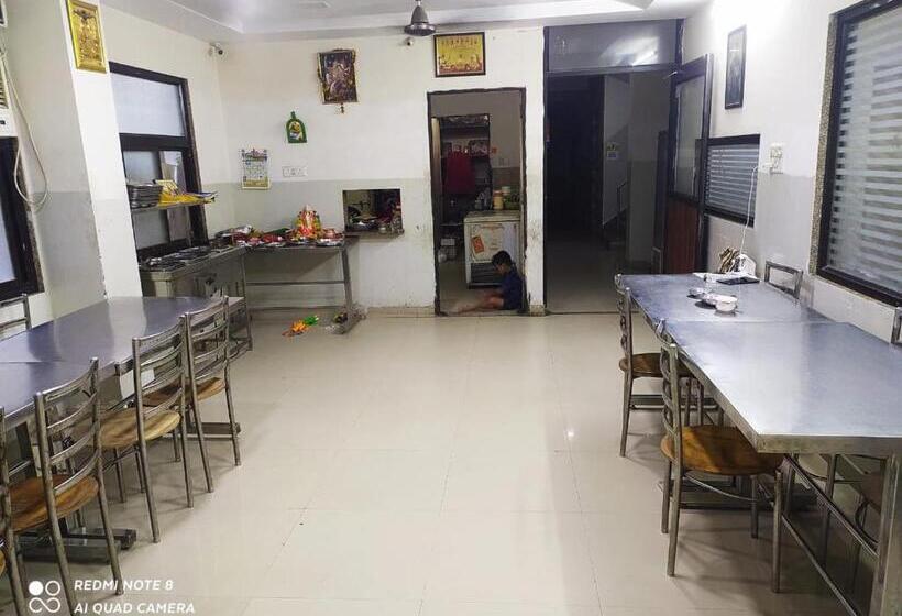 הוסטל Khalsa Boys Residency Rajeev Gandhi Nagar