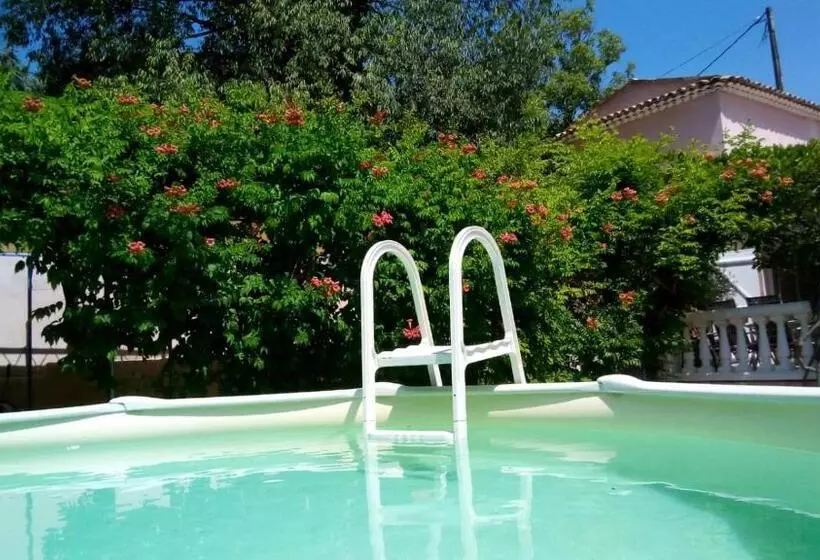 Aamiaismajoitus (B&B) Au Nid De Mes Anges