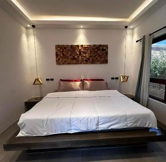 ベッドアンドブレックファースト Casa Calista Anilao