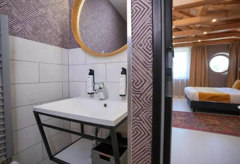 تختخواب و صبحانه Chachacha House Vendégház