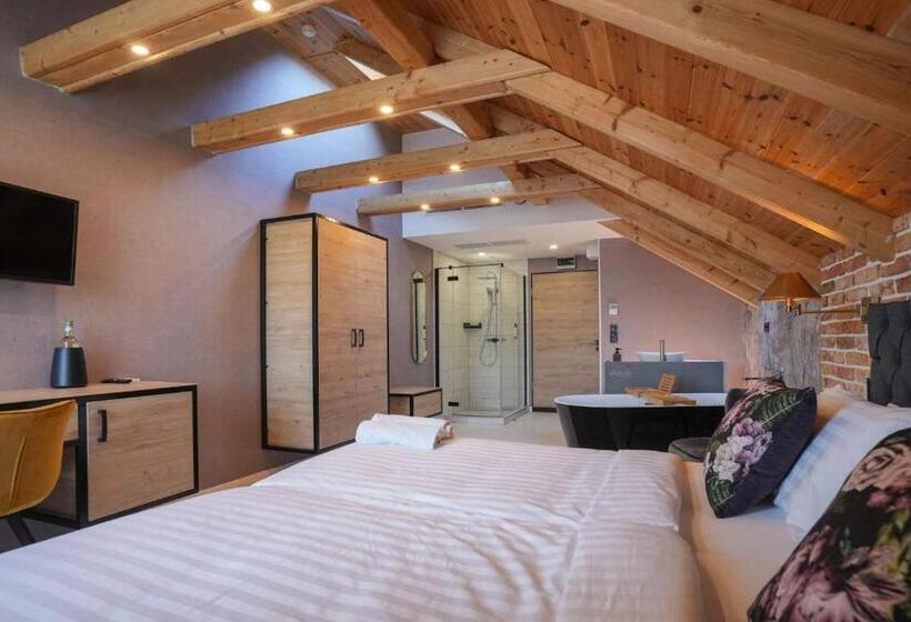 مبيت وإفطار Chachacha House Vendégház