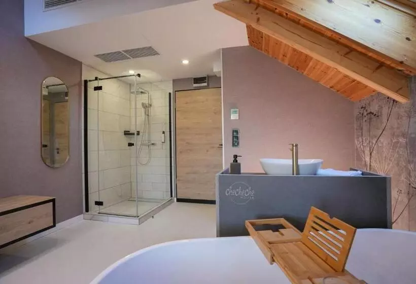 تختخواب و صبحانه Chachacha House Vendégház