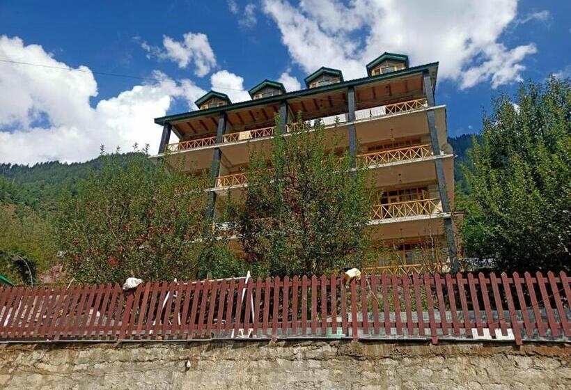 Отель Compare Royal Inn