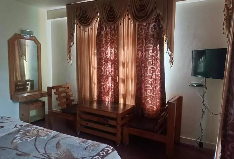هتل Compare Royal Inn
