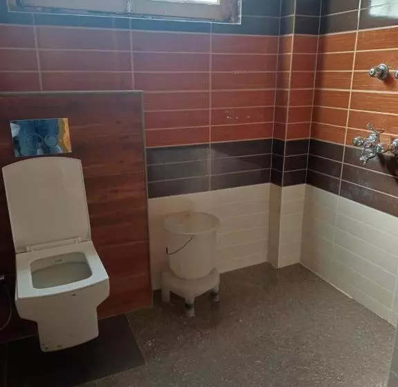 هتل Compare Royal Inn
