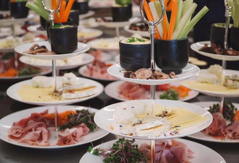 فندق Im Zentrum Für Visionen