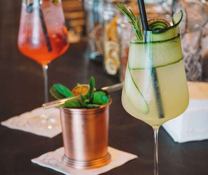 فندق Im Zentrum Für Visionen