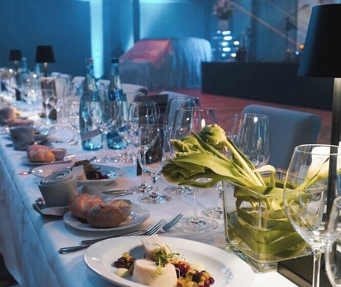 فندق Im Zentrum Für Visionen