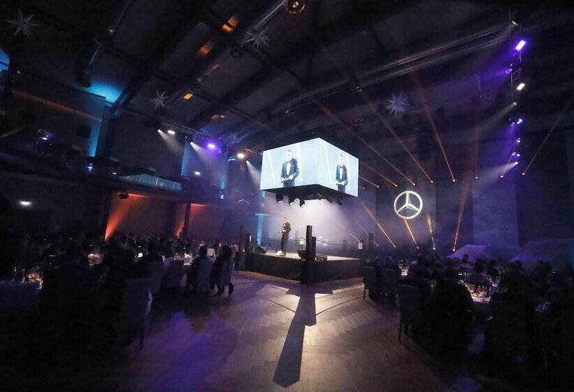 فندق Im Zentrum Für Visionen