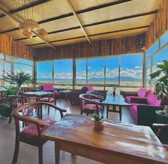 هتل Nhà Của Gió Homestay Săn Mây