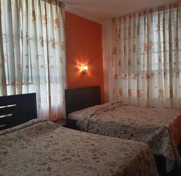 ホテル Orquídea S