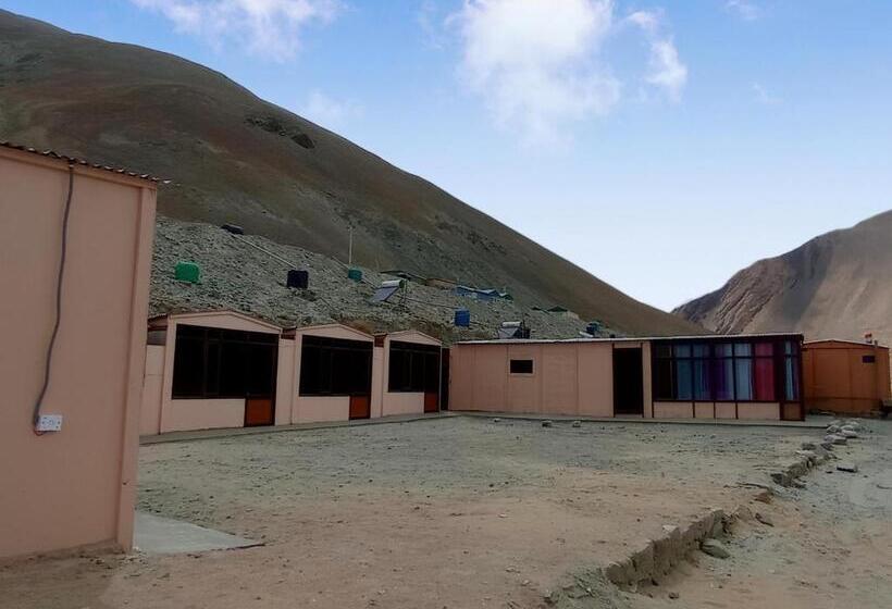 Hotel Pangong Rainbow Cottage