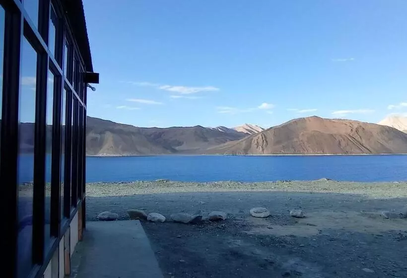 Hotelli Pangong Rainbow Cottage