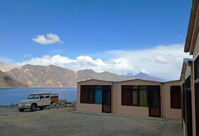 Hotelli Pangong Rainbow Cottage
