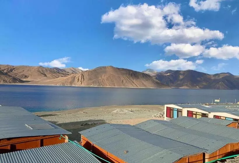Hotelli Pangong Rainbow Cottage