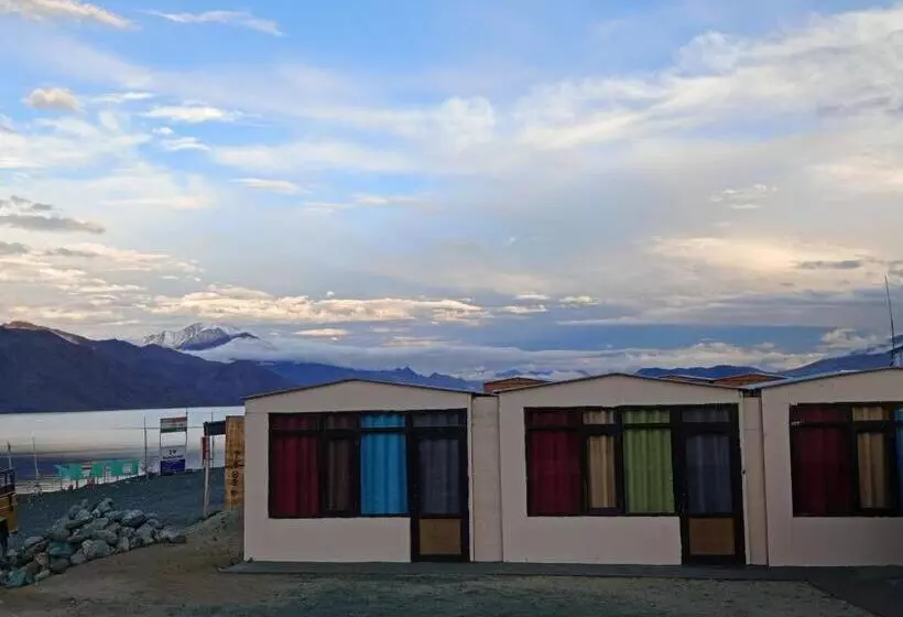 Hotelli Pangong Rainbow Cottage