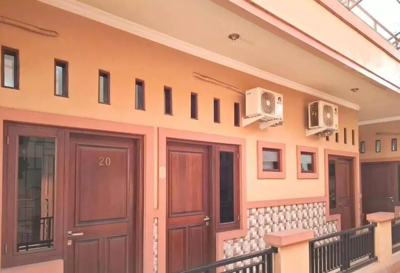 Hotelli Reddoorz Syariah Near Exit Toll Pekalongan 2