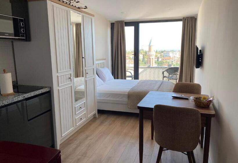 هتل Royal Homes 702