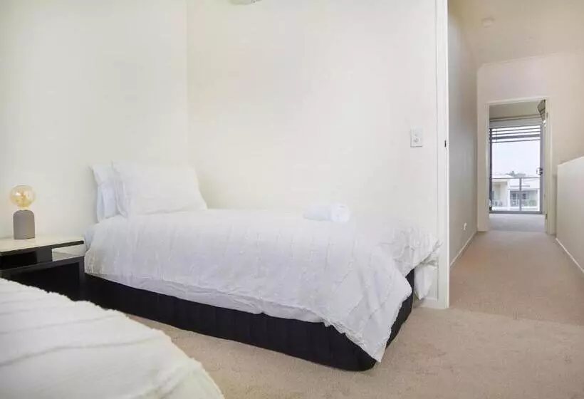 ペンション Bond Uni Guest House