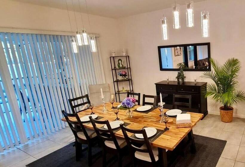 Пансион M&c Zenith Stay In The Heart Of Disney Magic