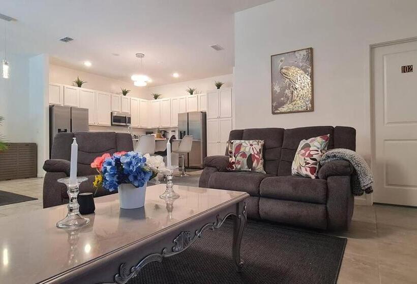 Пансион M&c Zenith Stay In The Heart Of Disney Magic