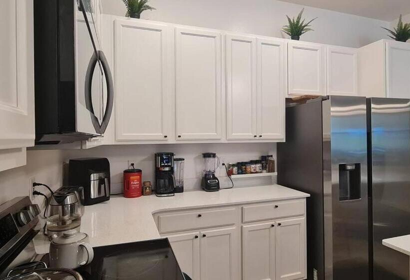 Пансион M&c Zenith Stay In The Heart Of Disney Magic