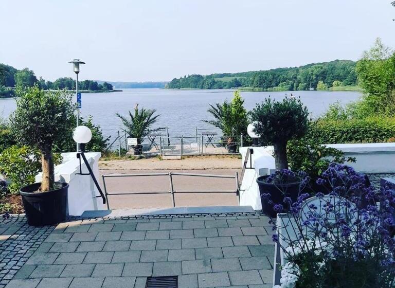 See Schlosshotel Am Kellersee