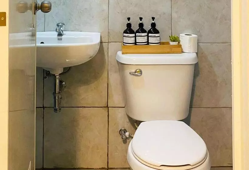 Retkeilymaja La Patria Baybay Tourist Inn Powered By Cocotel