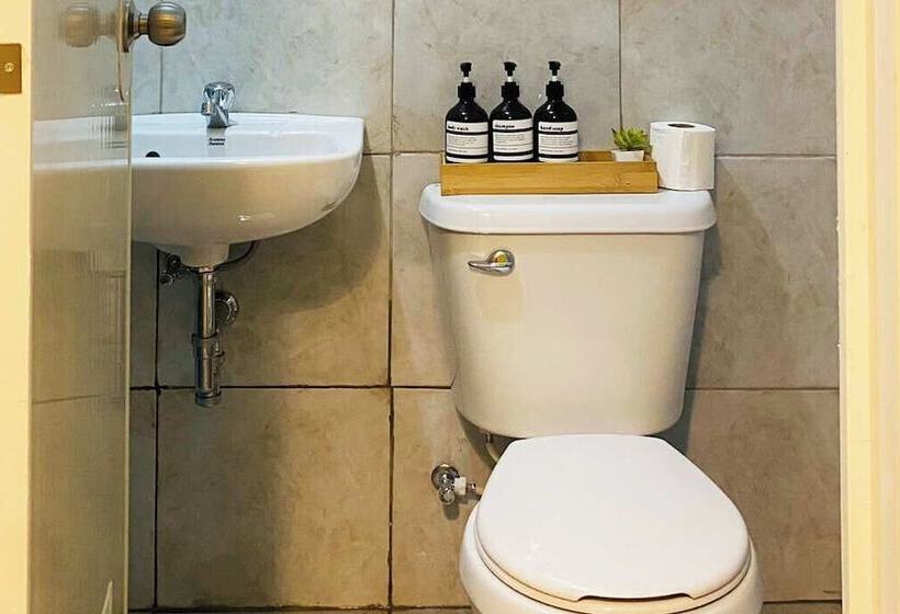 הוסטל La Patria Baybay Tourist Inn Powered By Cocotel