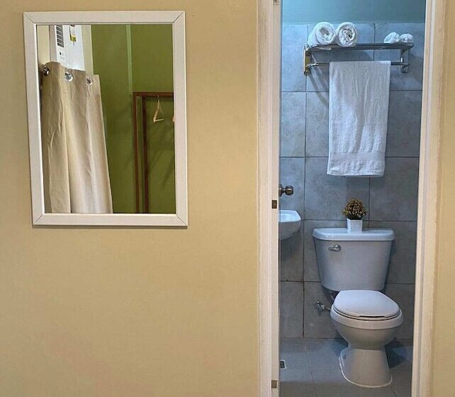 הוסטל La Patria Baybay Tourist Inn Powered By Cocotel