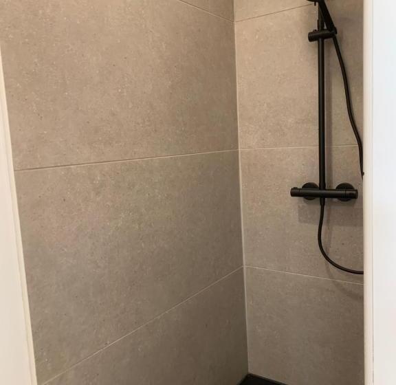 ベッドアンドブレックファースト Aux Logis De Fonfroide Chez Mylène & David