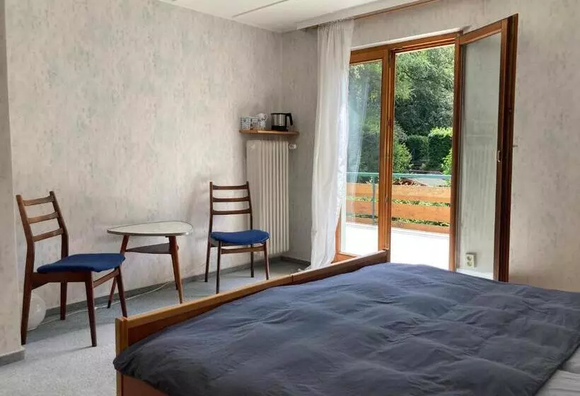 Aamiaismajoitus (B&B) Haus Am Alten Berg