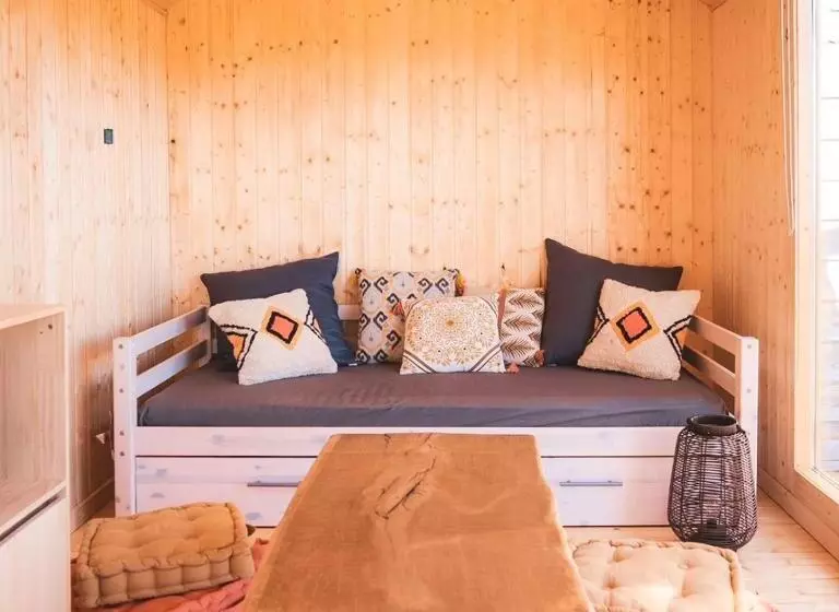 Aamiaismajoitus (B&B) L Enclave Insolite   Cabanes Avec Piscine Et Bains Nordiques