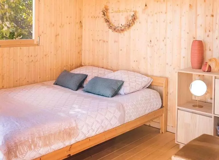 Aamiaismajoitus (B&B) L Enclave Insolite   Cabanes Avec Piscine Et Bains Nordiques