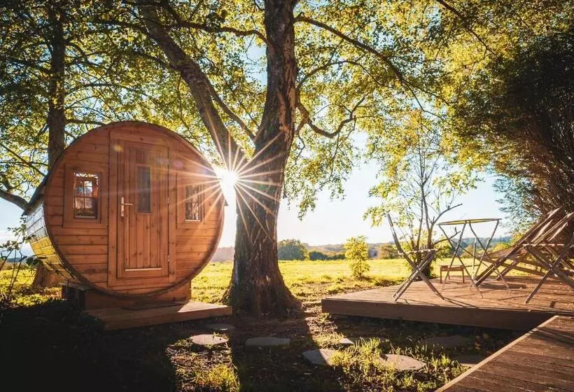 Aamiaismajoitus (B&B) L Enclave Insolite   Cabanes Avec Piscine Et Bains Nordiques