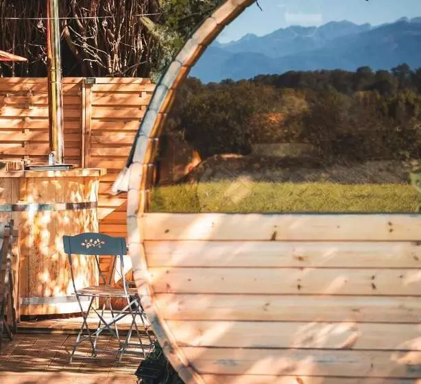 Aamiaismajoitus (B&B) L Enclave Insolite   Cabanes Avec Piscine Et Bains Nordiques