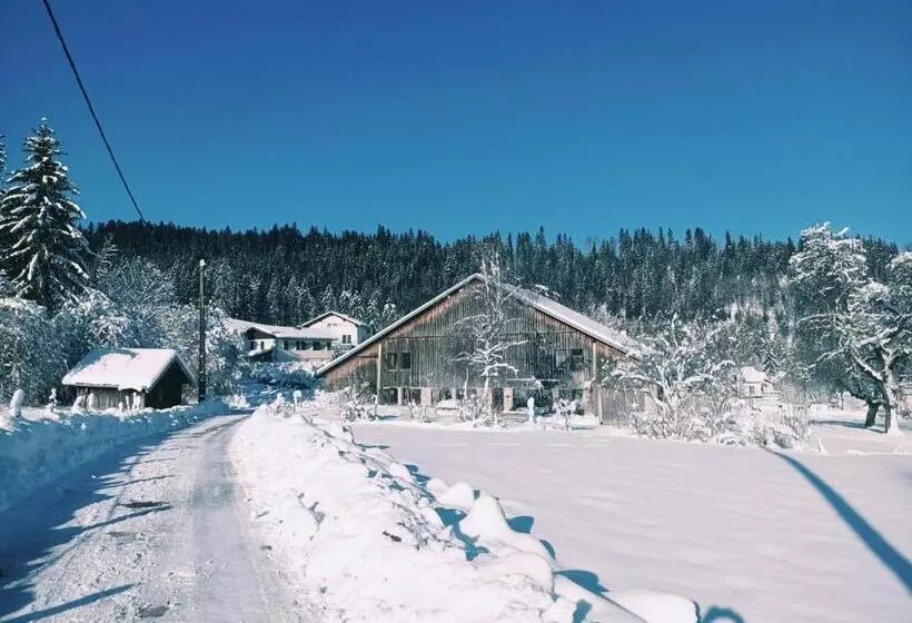 Aamiaismajoitus (B&B) La Grand Raie Table D Hôtes