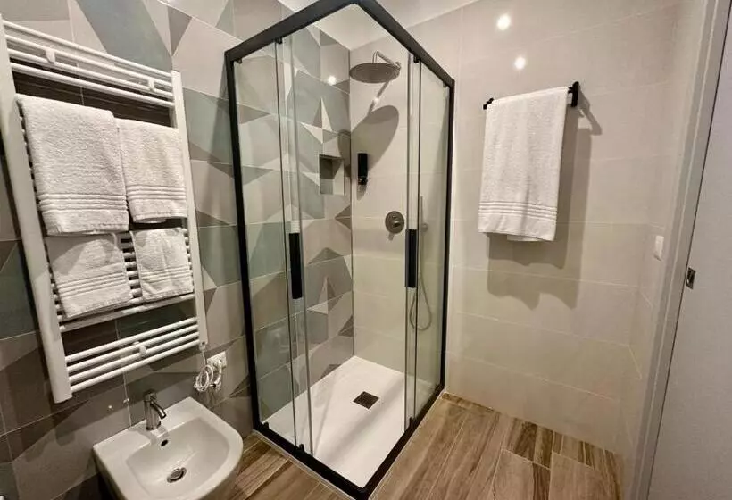 تختخواب و صبحانه Qualora Room & Suite